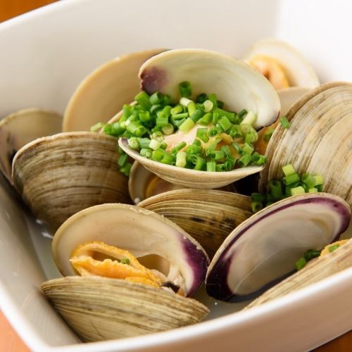 Clams steamed in white wine