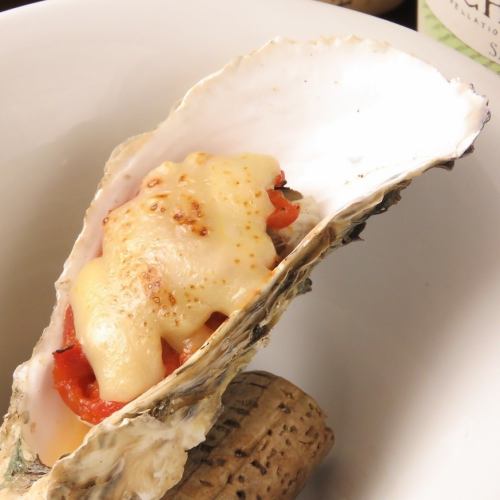 Oven roasted oysters (tomato cheese)