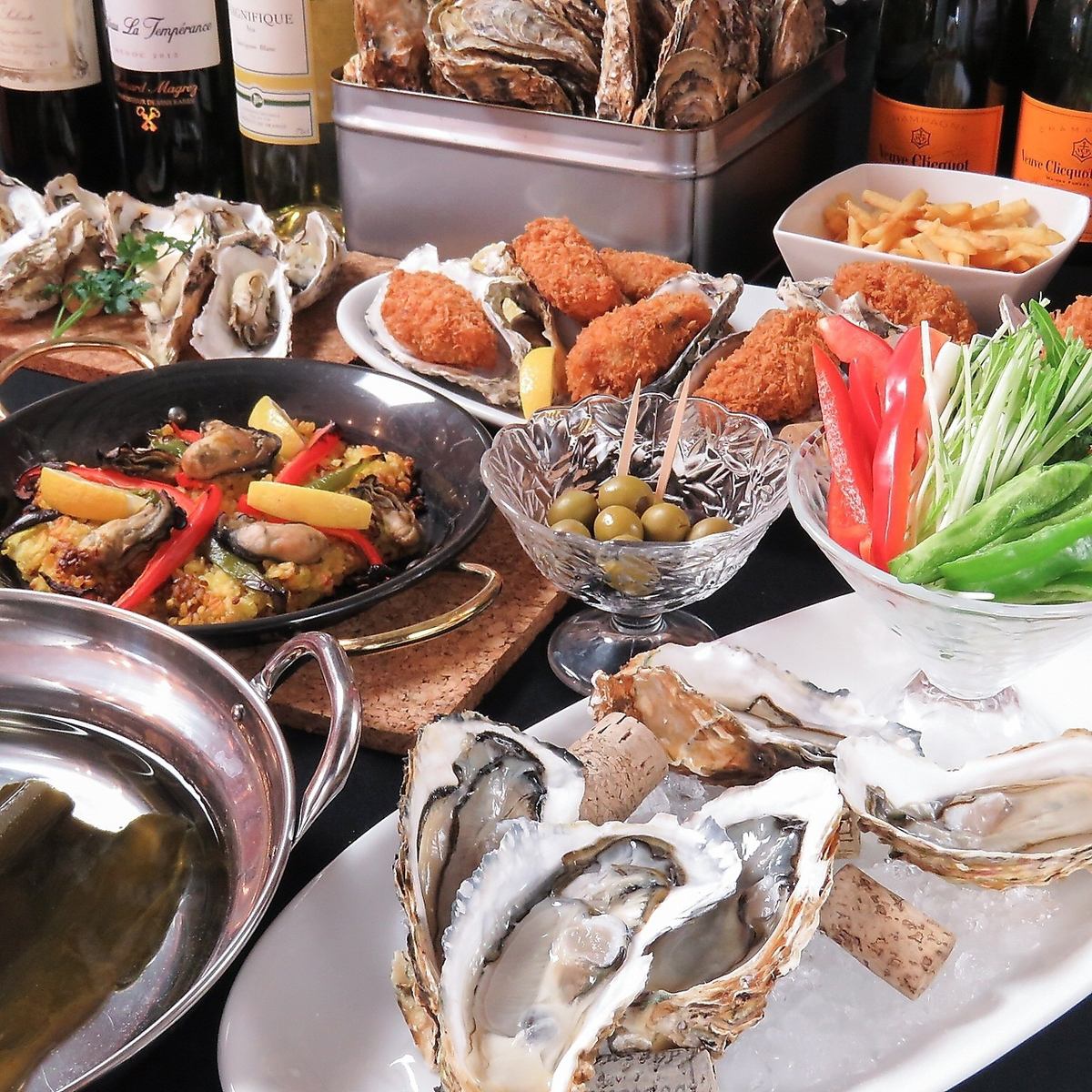 You can enjoy clam and oyster shabu-shabu in luxury.