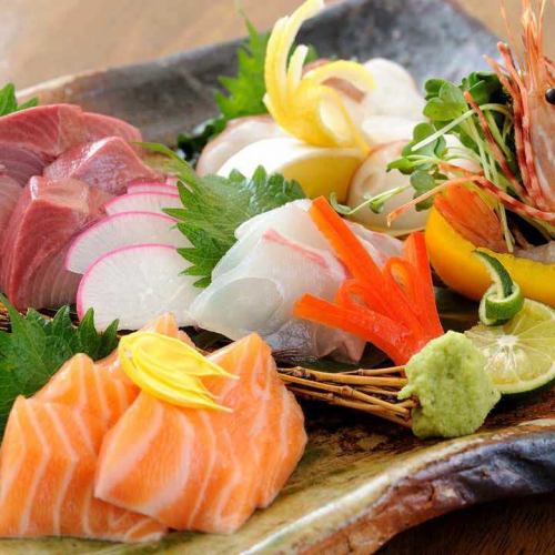 中央市場から仕入れる新鮮魚介