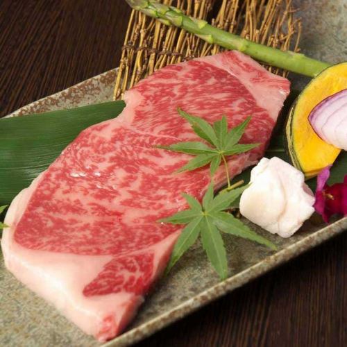 国産黒毛和牛をステーキでご堪能あれ