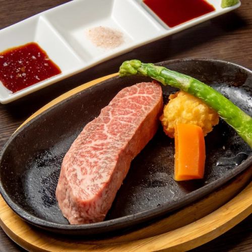 国産黒毛和牛をステーキでご堪能あれ