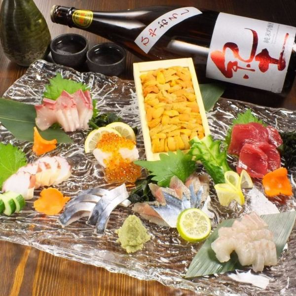Seasonal gorgeous sashimi platter ~ 680 yen per person (about 10 types) special price ☆ We will deliver all the fresh fish procured that day! Various courses are also ◎