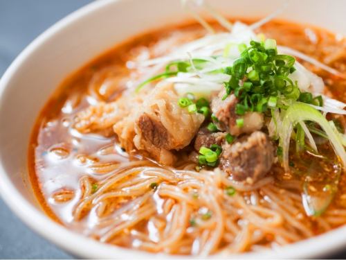 Aunt Choi's dry hot noodles