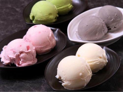Ice cream (vanilla / matcha / strawberry / black sesame / chocolate)