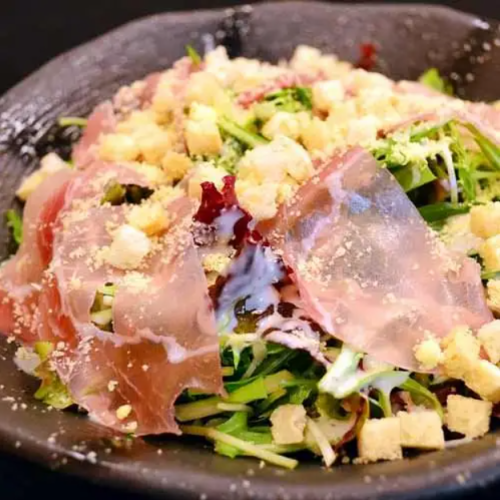 生ハムとクリームチーズのシーザーサラダ