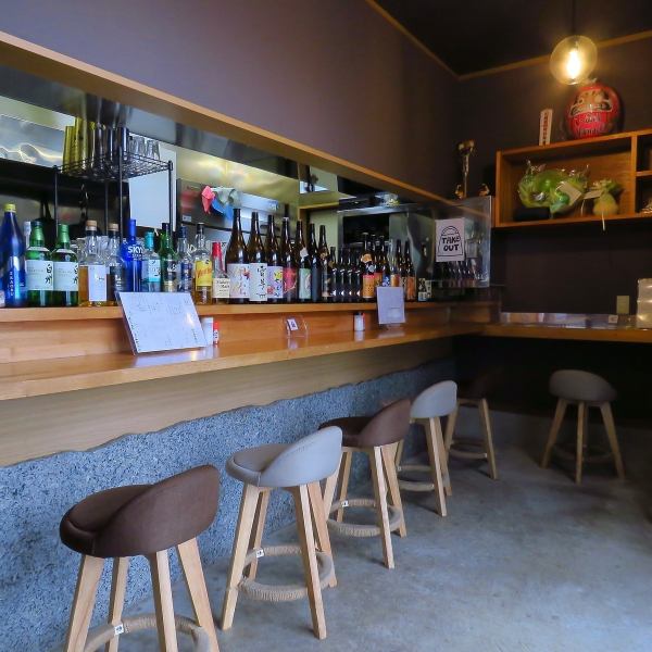 【お1人様～◎カウンター席もございます】お1人様や少人数のご来店にはカウンター席がぴったり！お仕事終わりやお休みの日のちょい飲みから2軒目利用、お酒を飲まない方もお食事のみの利用も大歓迎です◎お近くにお越しの際は、ぜひお気軽にお立ち寄りください！