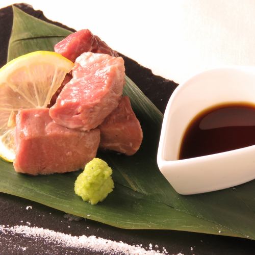 低温熟肩腰肉切块