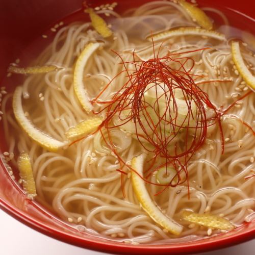 带有清爽柚子香味的面条
