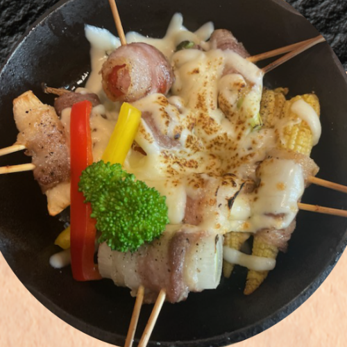 各种伊比利亚五花肉和蔬菜串