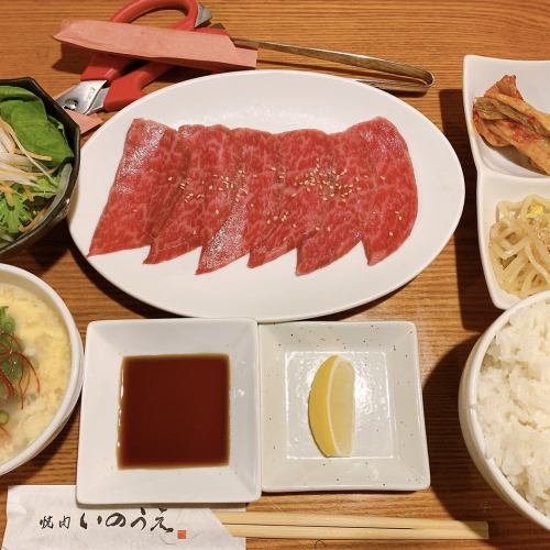 【カルビ・ロース定食】1300円(税込1430円)