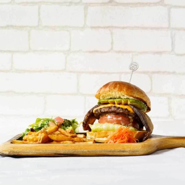 こだわりのハンバーガーは絶品◎豊富な種類でお楽しみいただけます♪