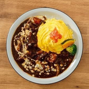 ビーフシチューオムライス