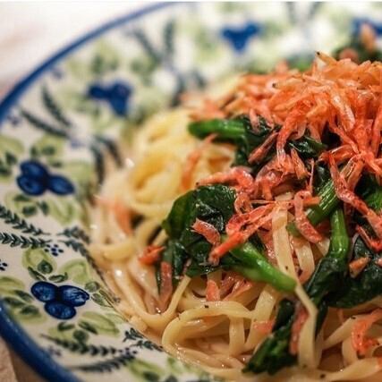 ランチメニューも充実◎前菜からパスタやピザ、メイン料理ご用意ございます♪食後のデザートも◎