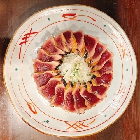 Straw-grilled seared bonito