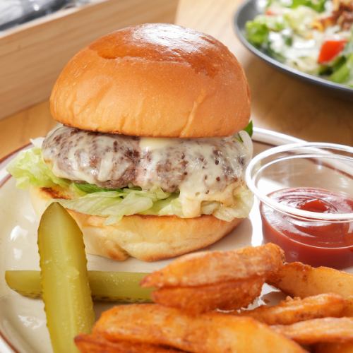 厳選素材と選べる味わいを楽しむ贅沢バーガーの魅力