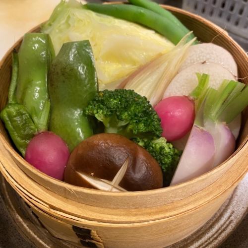 彩り野菜の蒸籠蒸し
