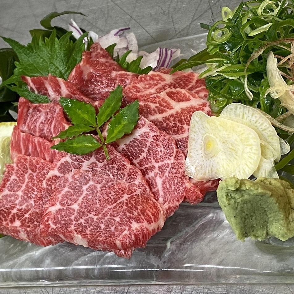 我們提供岡山縣名牌牛肉【千屋牛】和新鮮的食材！