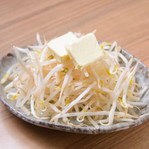 Butter-grilled corn/Butter-grilled bean sprouts