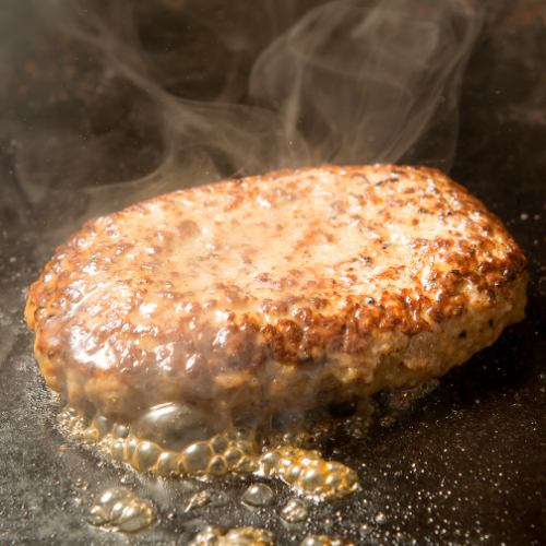 デミグラスハンバーグ鉄板