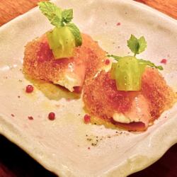 Muscat grapes and homemade cheese tofu wrapped in prosciutto