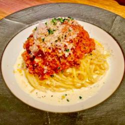 じっくり煮込みミートソースパスタ