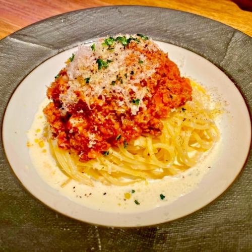 じっくり煮込みミートソースパスタ