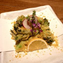 菜の花の天ぷら　カラスミ掛け