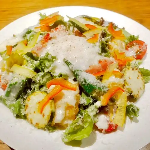 とうもろこしフリットと彩り夏野菜のレモンクリームサラダ