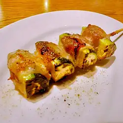 咖哩、山椒和鹽拌櫛瓜卷