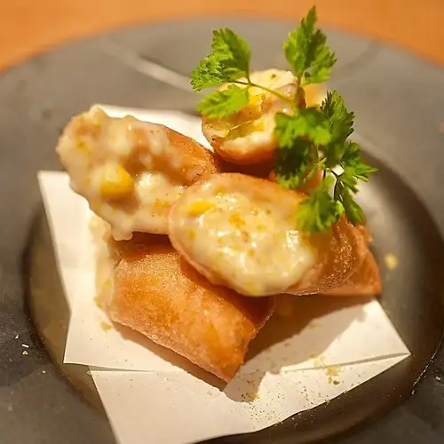 焼とうもろこしの濃厚クリーム春巻き（１本）