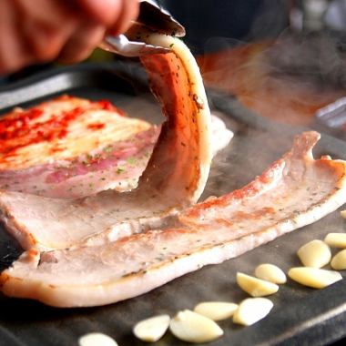 ★Limited Time Offer★ [1 hour all-you-can-eat 2 types of Samgyeopsal (9 dishes in total) ★ +1,600 yen for 1 hour all-you-can-drink