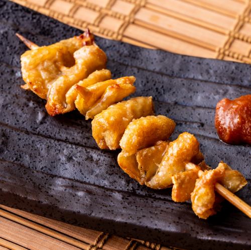 〈やきとり〉鶏皮２本