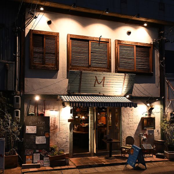 A 1-minute walk from Fujigaoka Station! Discover a hideaway under the elevated ♪ The exterior and interior of the store has a stylish atmosphere reminiscent of Southern Italy.Perfect for small banquets such as semi-private rooms and open bar seats.The 2nd floor can be reserved ◎ Enjoy a special time in a private space.
