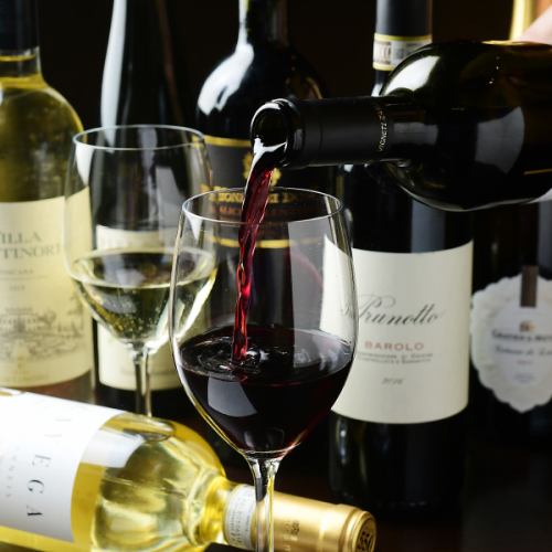 We offer a selection of wines carefully selected by the chef, including Italian wines.