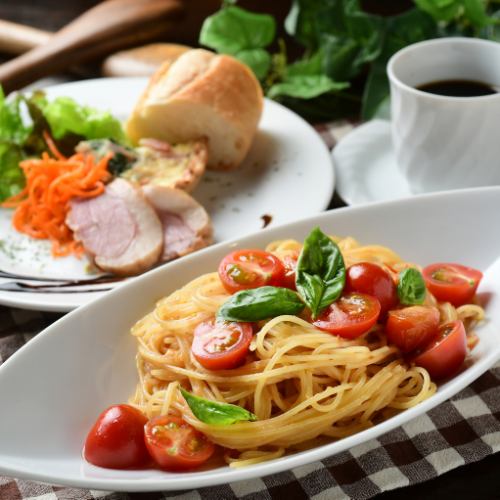 Choose from 4 pasta lunch items