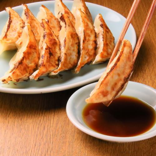 Authentic Fried Gyoza (Special Miso Sauce) 6 pieces