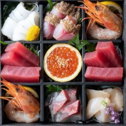 Bluefin tuna and seasonal fish sashimi set