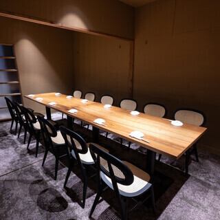 【3月、4月】豪華「寒蘭」+120分鐘無限暢飲套餐，11,500日圓，享黑毛及牛裡肌和招牌海鮮料理