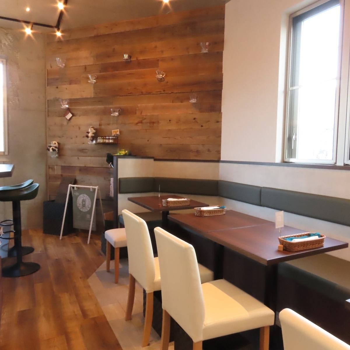 リラックスした雰囲気の中で美味しい料理を楽しむことができます