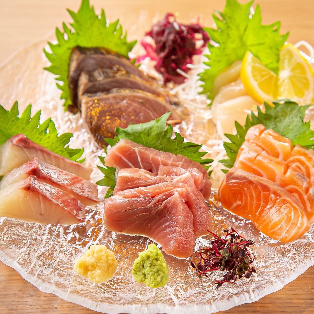 Enjoy the luxurious fresh seafood with sashimi ♪