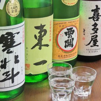 We have a large selection of sake! There is also a drink comparison set ♪