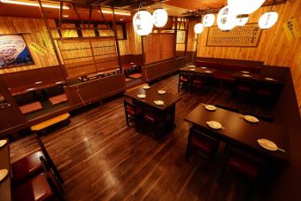 It is possible to charter up to 50 people including the table seats on the second floor and the tatami mat! Contact us!