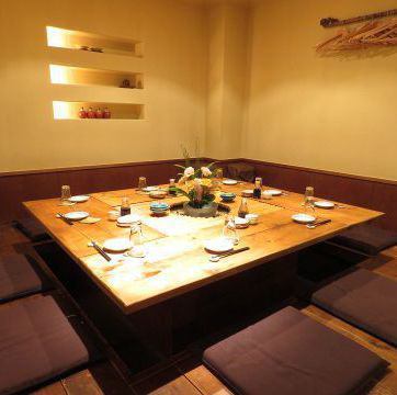 The digging private room is for 2 to 24 people.The all-you-can-drink course starts at 4000 yen including tax using coupons.