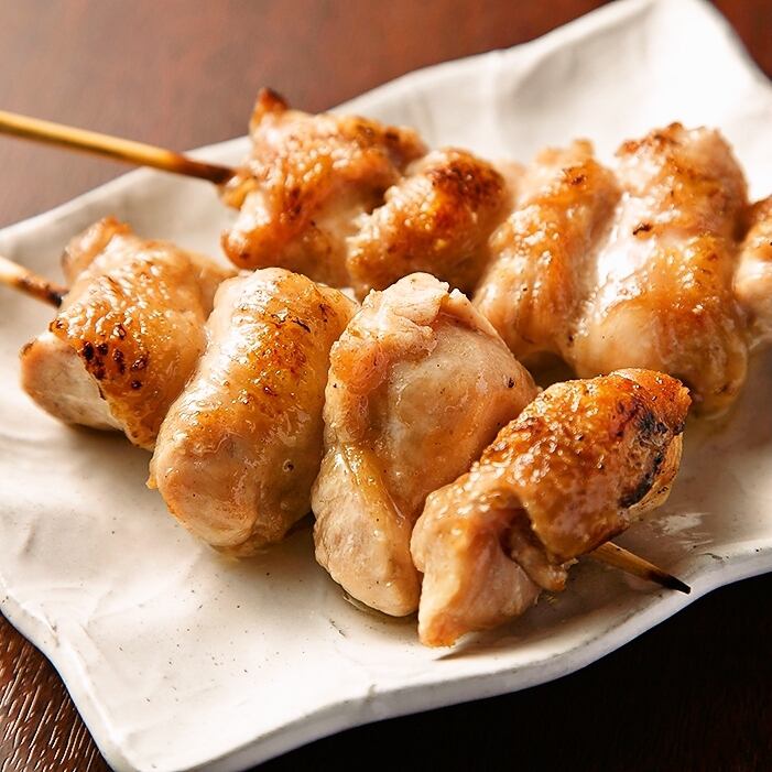 すみれの真骨頂！“大山どり”使用の焼鳥串をぜひご賞味下さい！