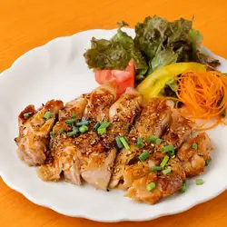 大人気のチキンステーキ