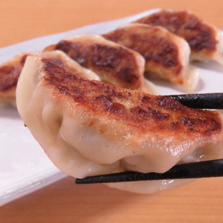 Sakurayama dumplings (pork, cabbage, onions, leeks, perilla) 5 pieces