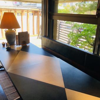 個室のテーブル席最大10名様までOK