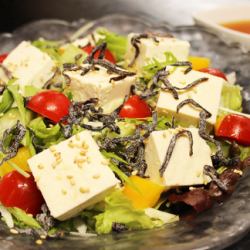 豆腐とキャベツの塩昆布サラダ