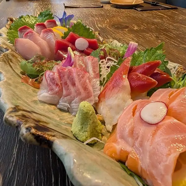 豪華！鮮度抜群！市場直送のお造り盛り合わせ！
